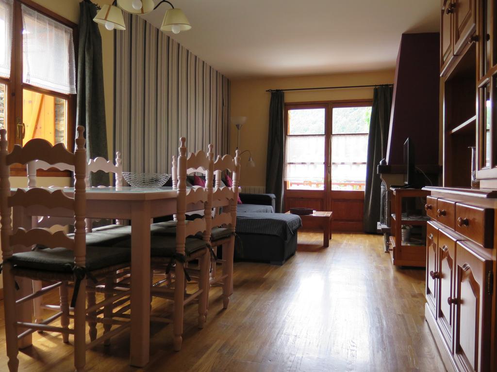 Apartaments El Ribal Valencia D'Aneu Exteriér fotografie