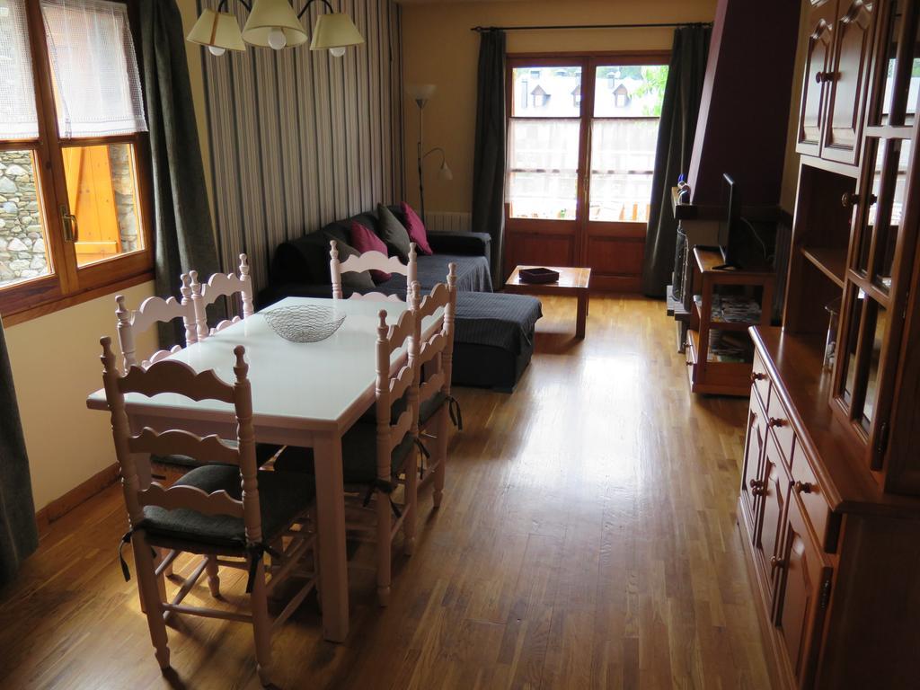 Apartaments El Ribal Valencia D'Aneu Exteriér fotografie